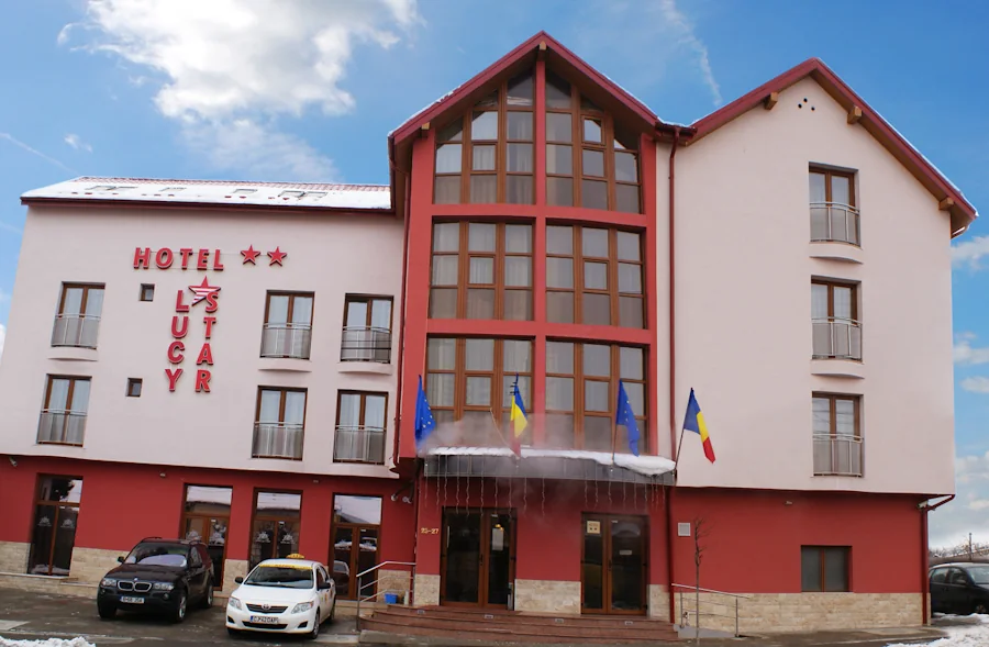 Hotel Lucy Star - pornește turul virtual